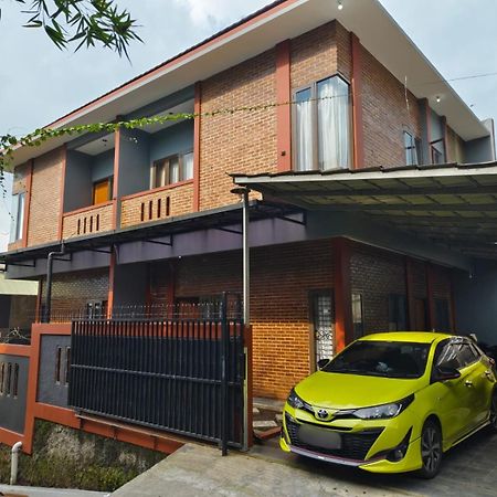 Bajorah Homestay Lembang Buitenkant foto